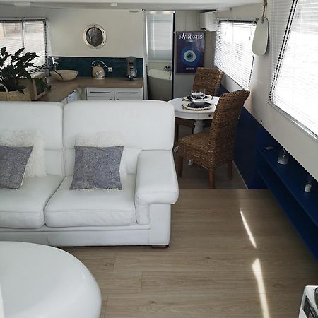 Готель Bateau Mama Mia Нарбонн Екстер'єр фото